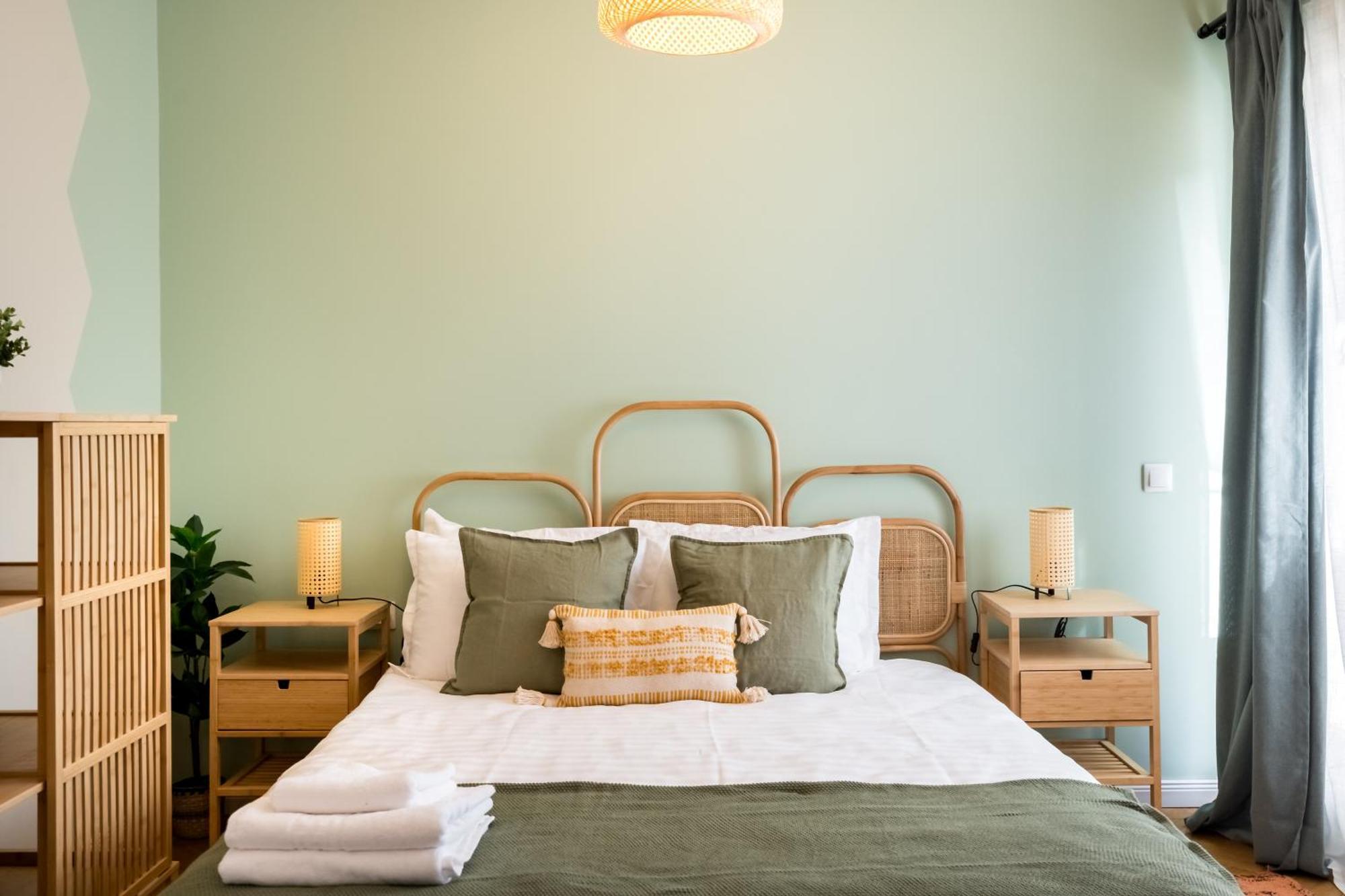 Urban Dream Studio With City Views & Comfort Bukares Bagian luar foto