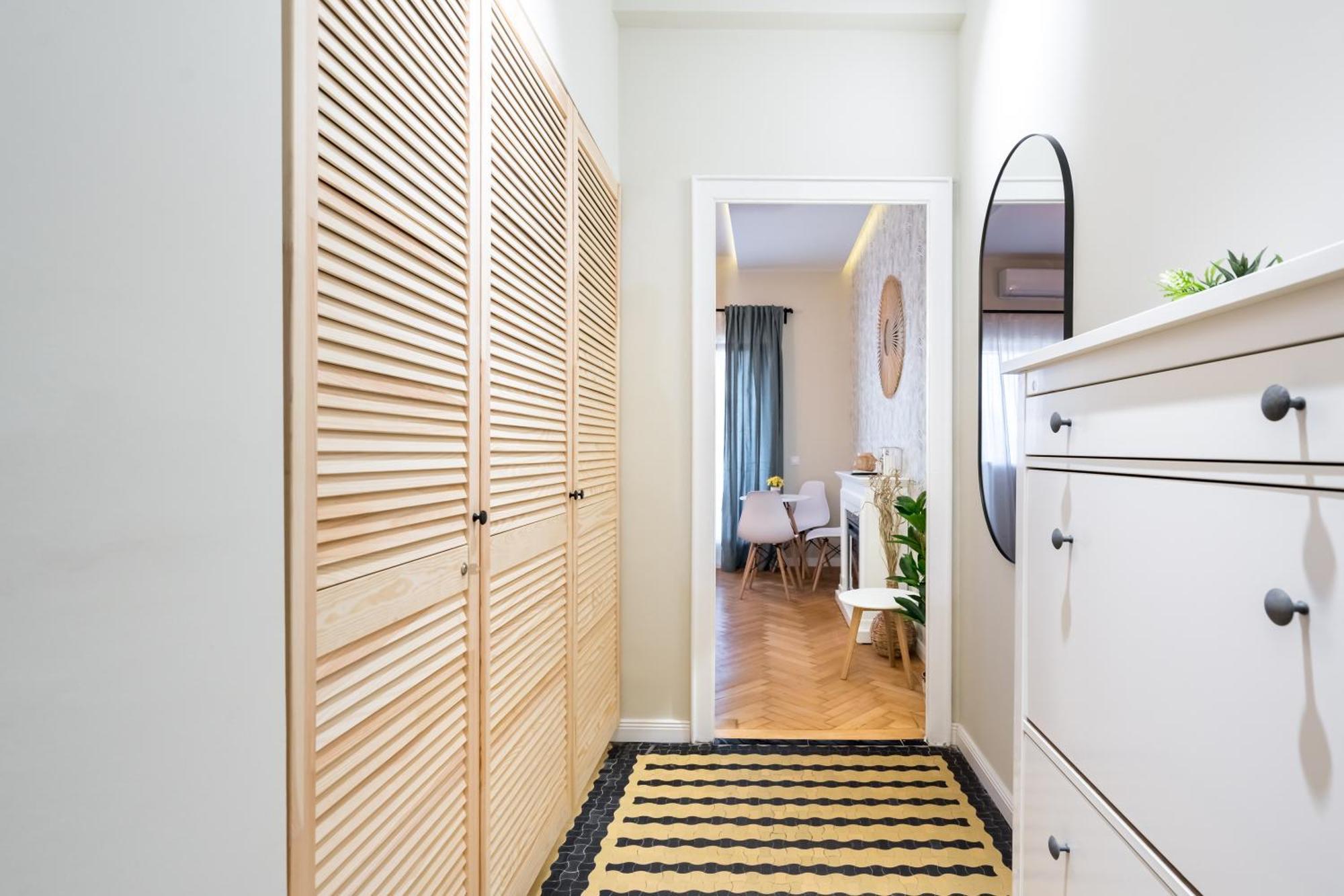 Urban Dream Studio With City Views & Comfort Bukares Bagian luar foto