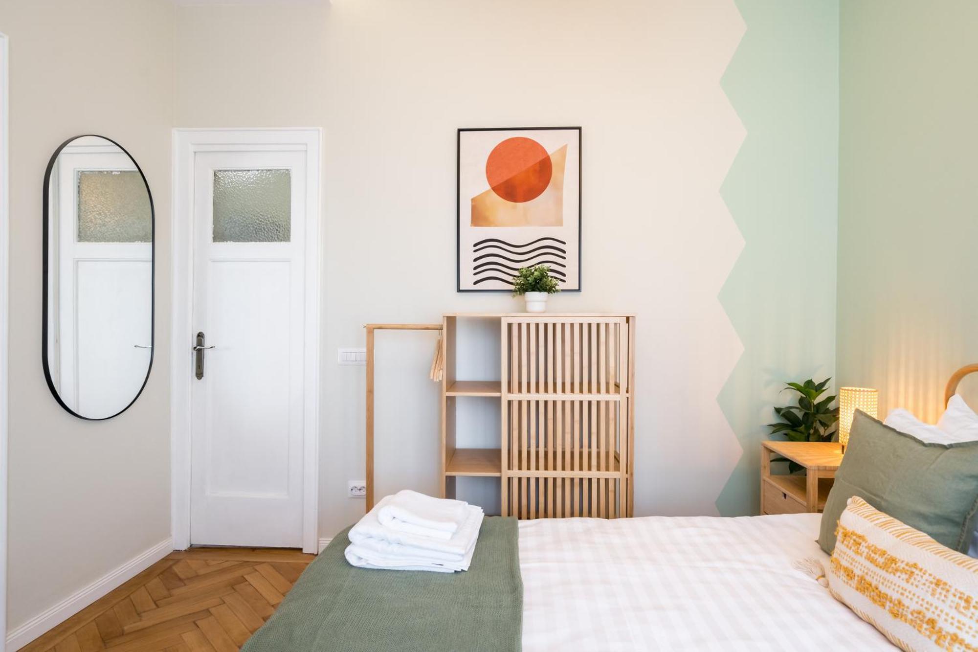 Urban Dream Studio With City Views & Comfort Bukares Bagian luar foto