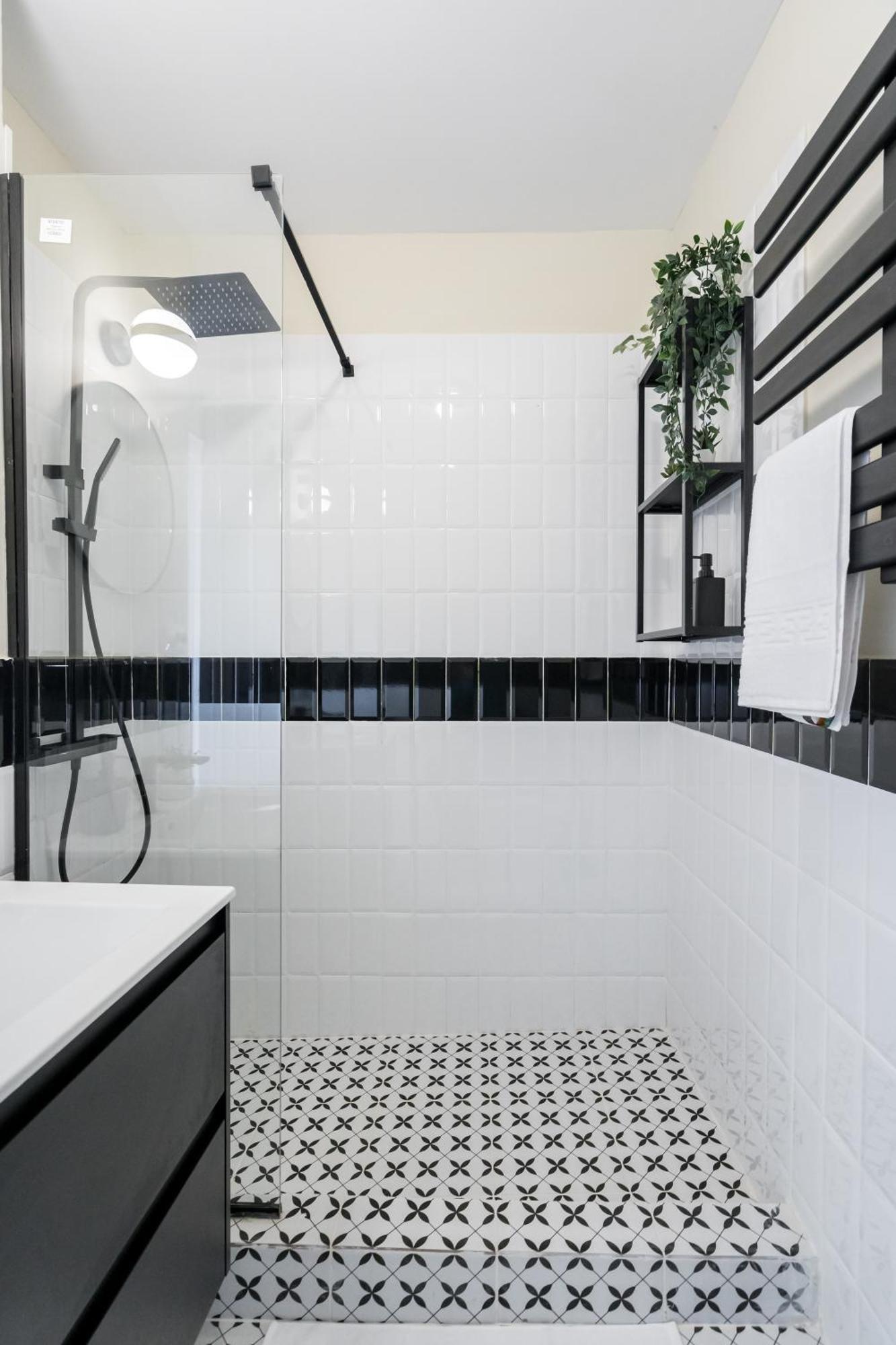 Urban Dream Studio With City Views & Comfort Bukares Bagian luar foto