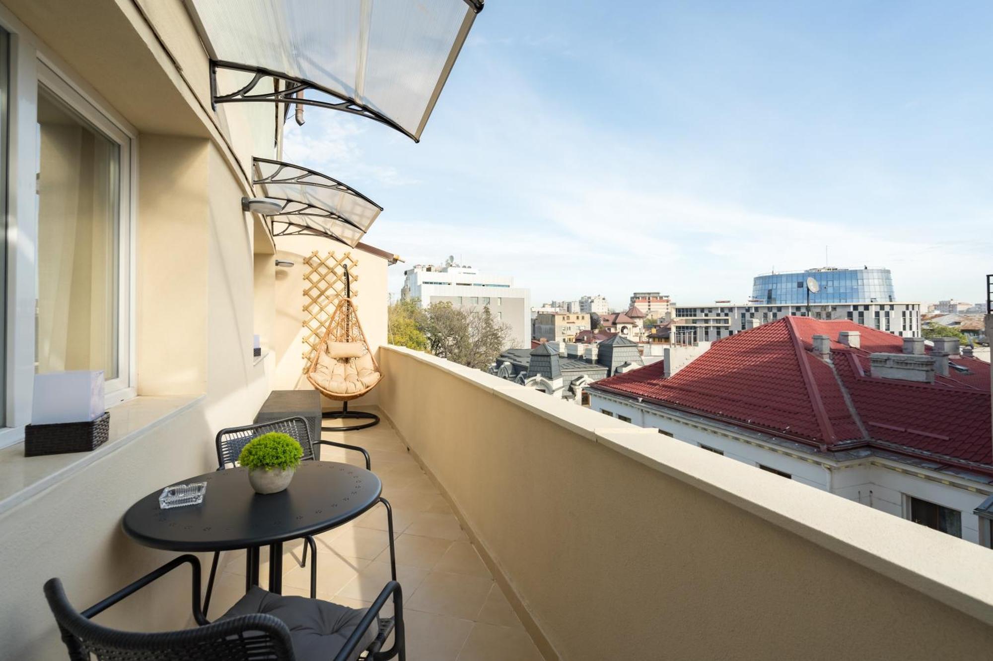 Urban Dream Studio With City Views & Comfort Bukares Bagian luar foto