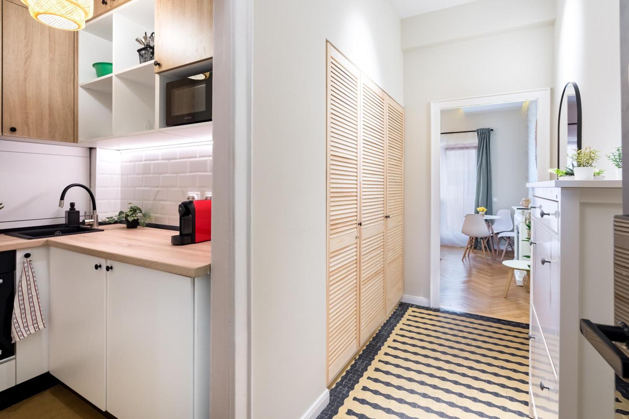 Urban Dream Studio With City Views & Comfort Bukares Bagian luar foto