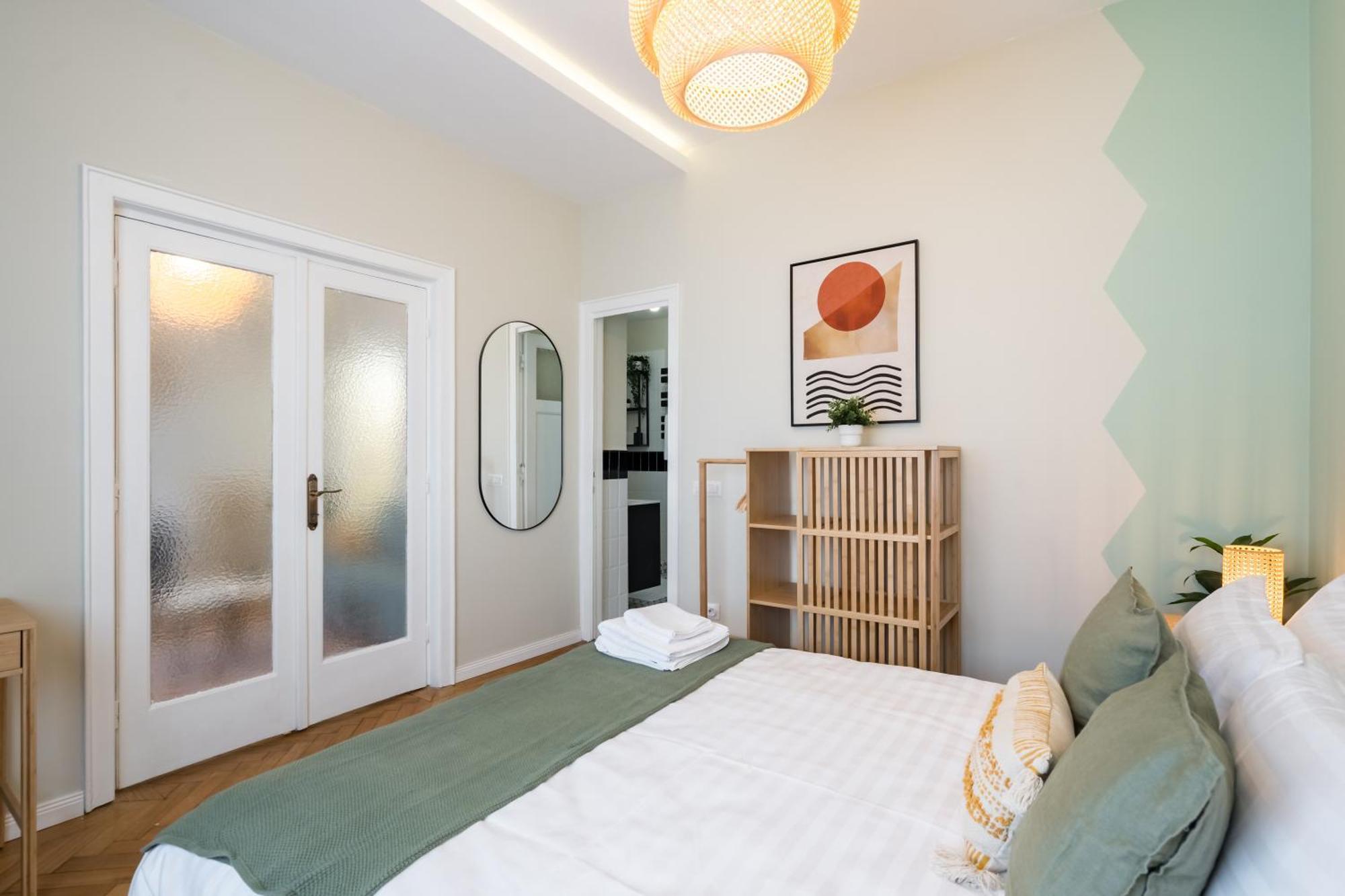 Urban Dream Studio With City Views & Comfort Bukares Bagian luar foto