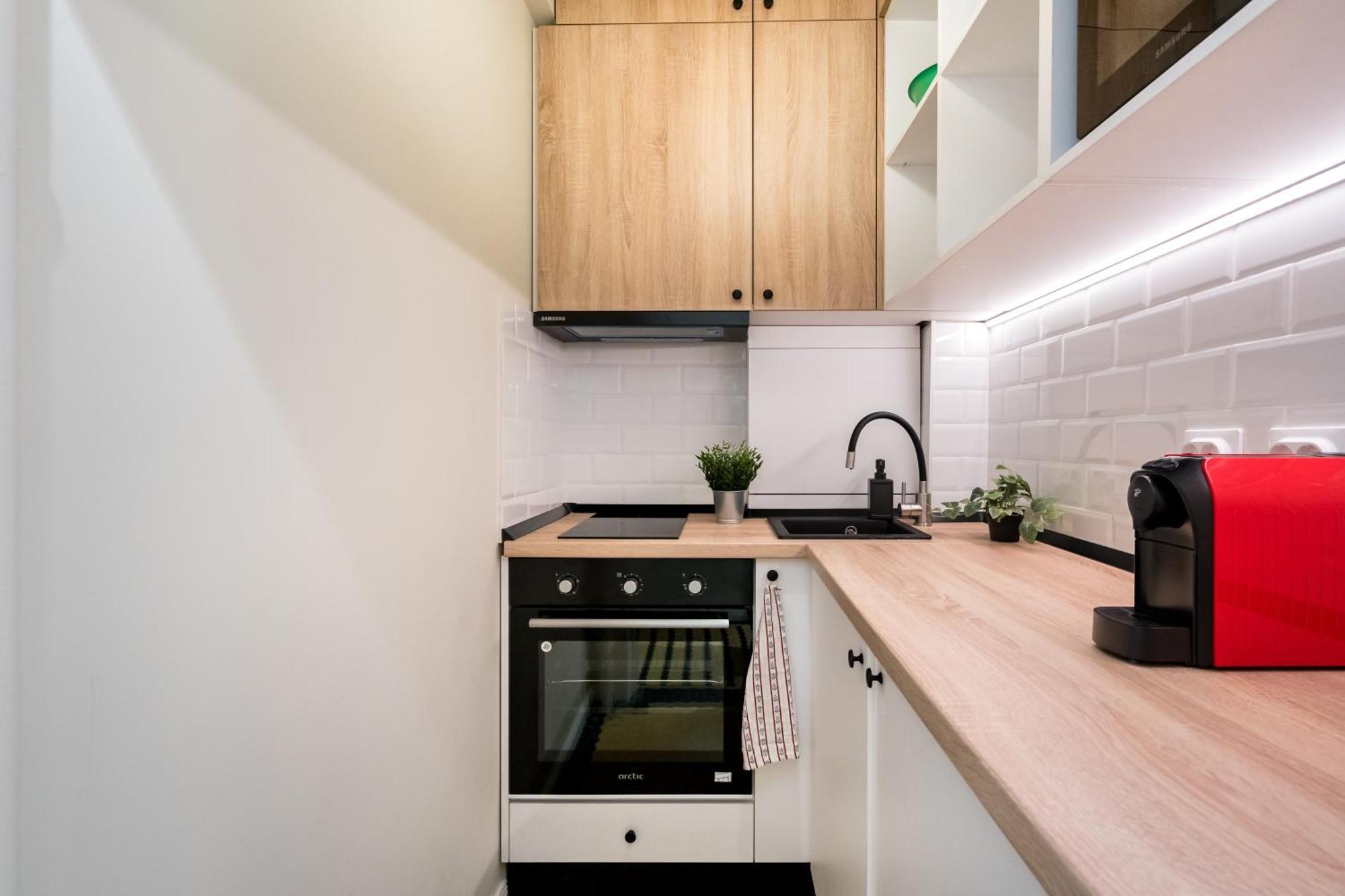 Urban Dream Studio With City Views & Comfort Bukares Bagian luar foto