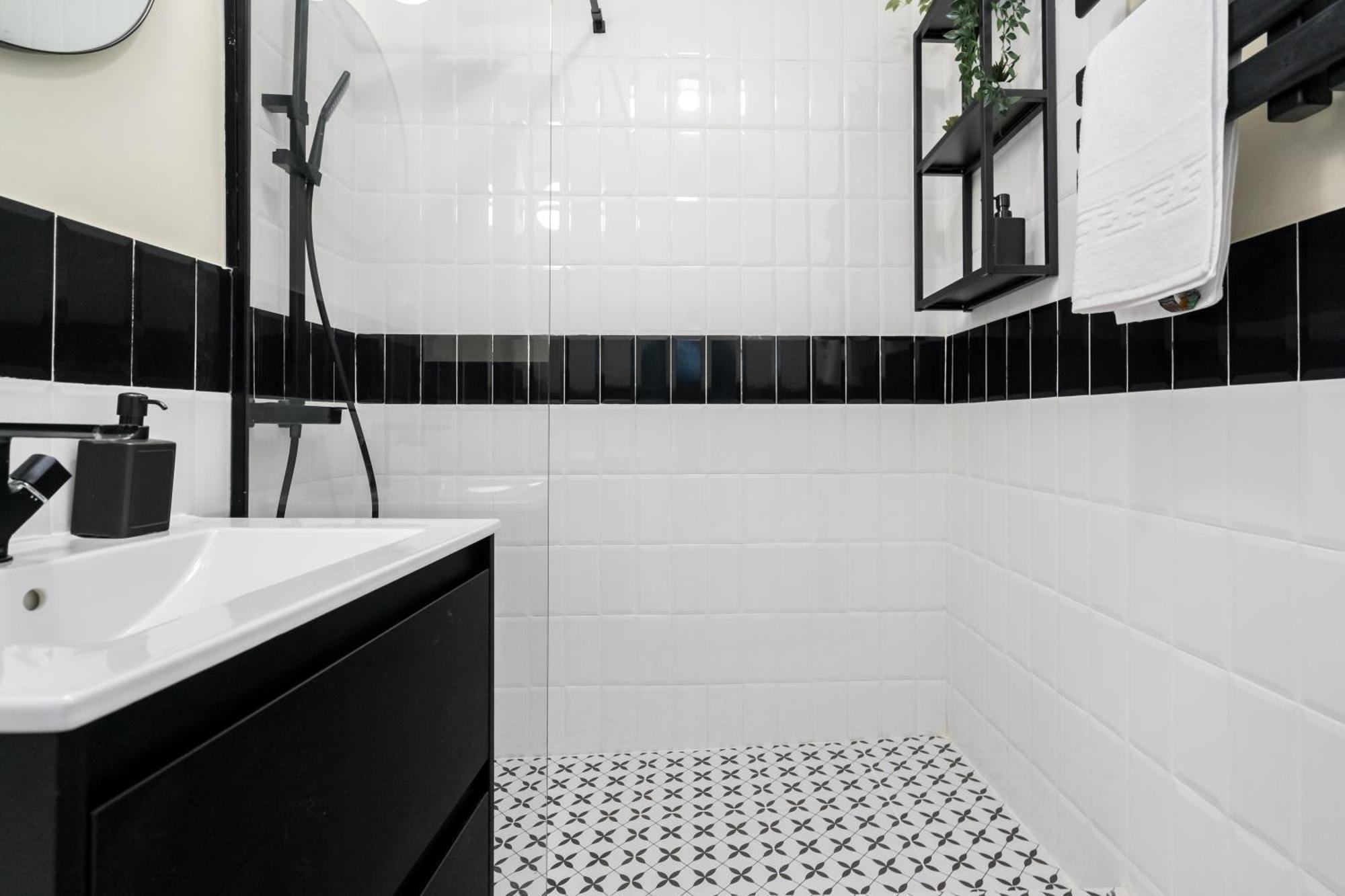 Urban Dream Studio With City Views & Comfort Bukares Bagian luar foto
